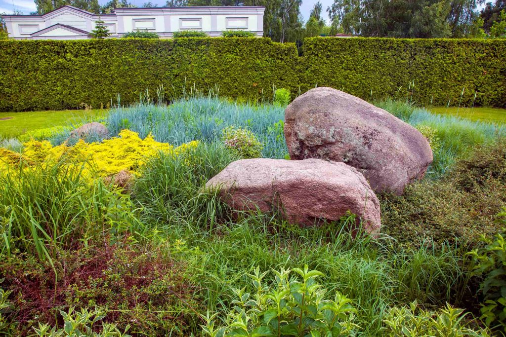 zwerfkeien in tuin